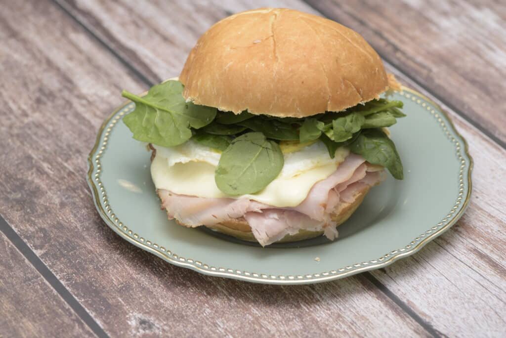 turkey spinach and egg sandwich